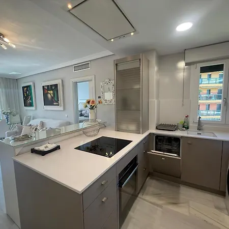 Rent4 Malaga Bajondillo Playa Ii 公寓 *