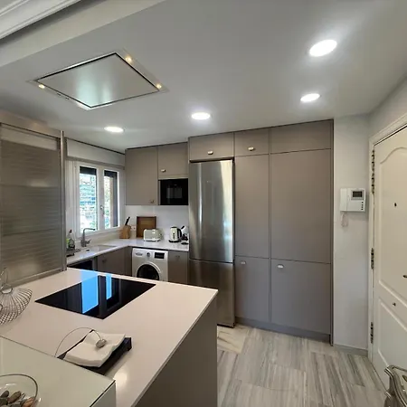 Rent4 Malaga Bajondillo Playa Ii 公寓 *