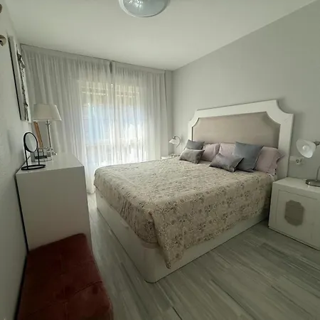 Rent4 Malaga Bajondillo Playa Ii 公寓