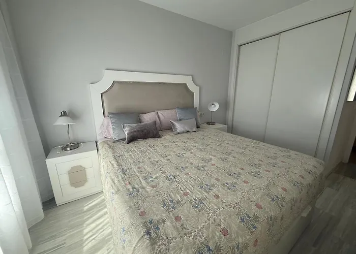 Rent4 Malaga Bajondillo Playa Ii