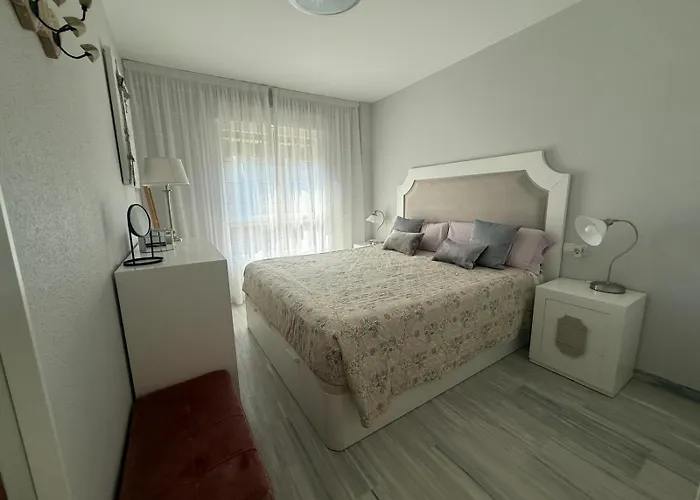 Rent4 Malaga Bajondillo Playa Ii Apartment