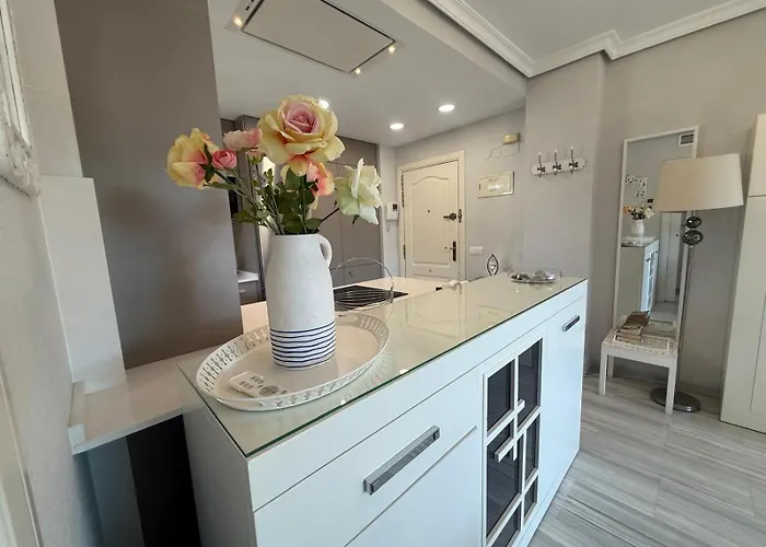 Rent4 Malaga Bajondillo Playa Ii טורמולינוס