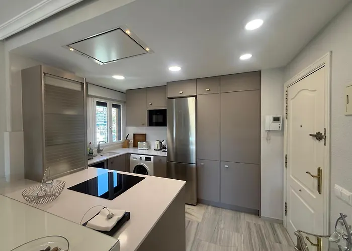 Rent4 Malaga Bajondillo Playa Ii דירה *